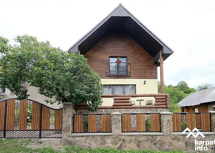 Дом отдыха Ecolodge Novoselitsa (Zakarpattia)